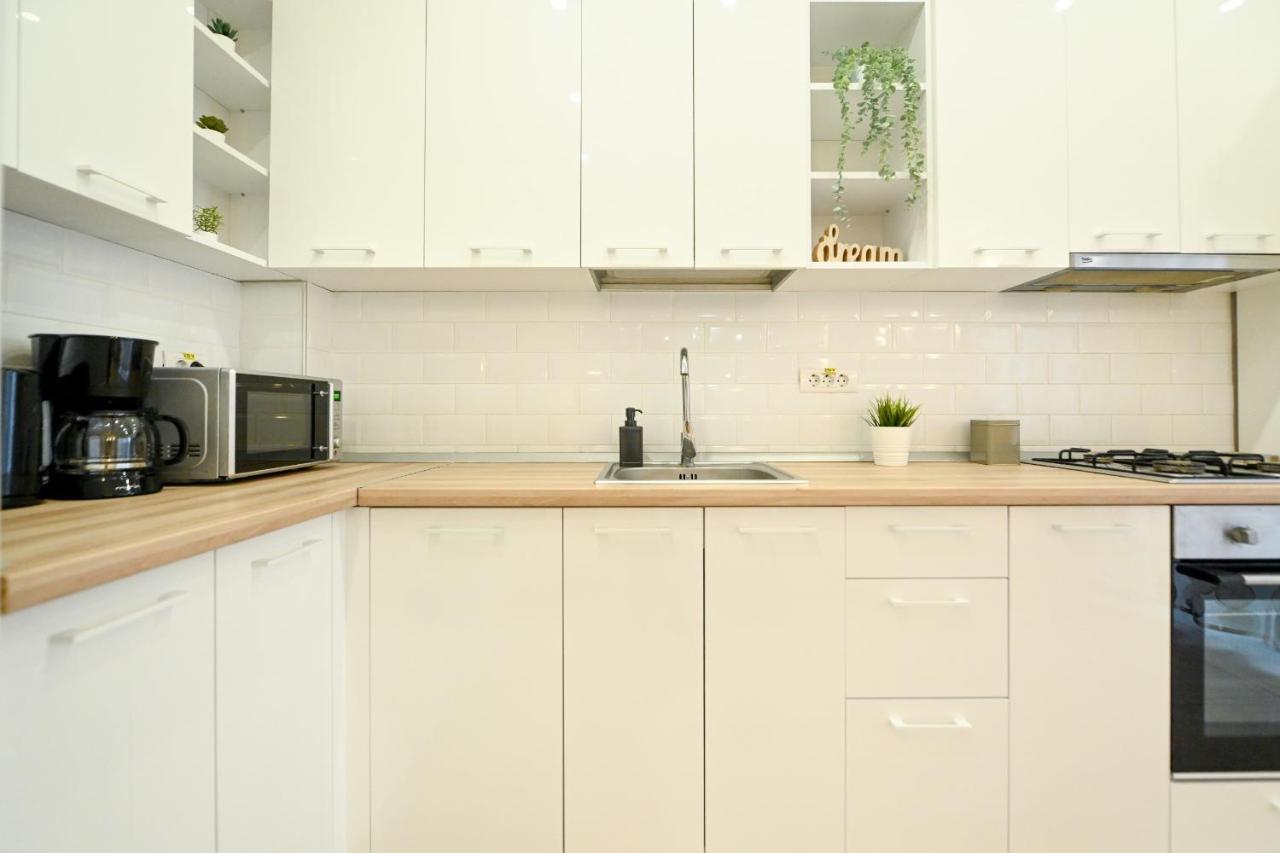 Splendid 2Br Apartment With Breathtaking Views Of Casa Poporului 布加勒斯特 外观 照片