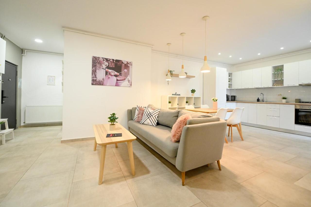Splendid 2Br Apartment With Breathtaking Views Of Casa Poporului 布加勒斯特 外观 照片