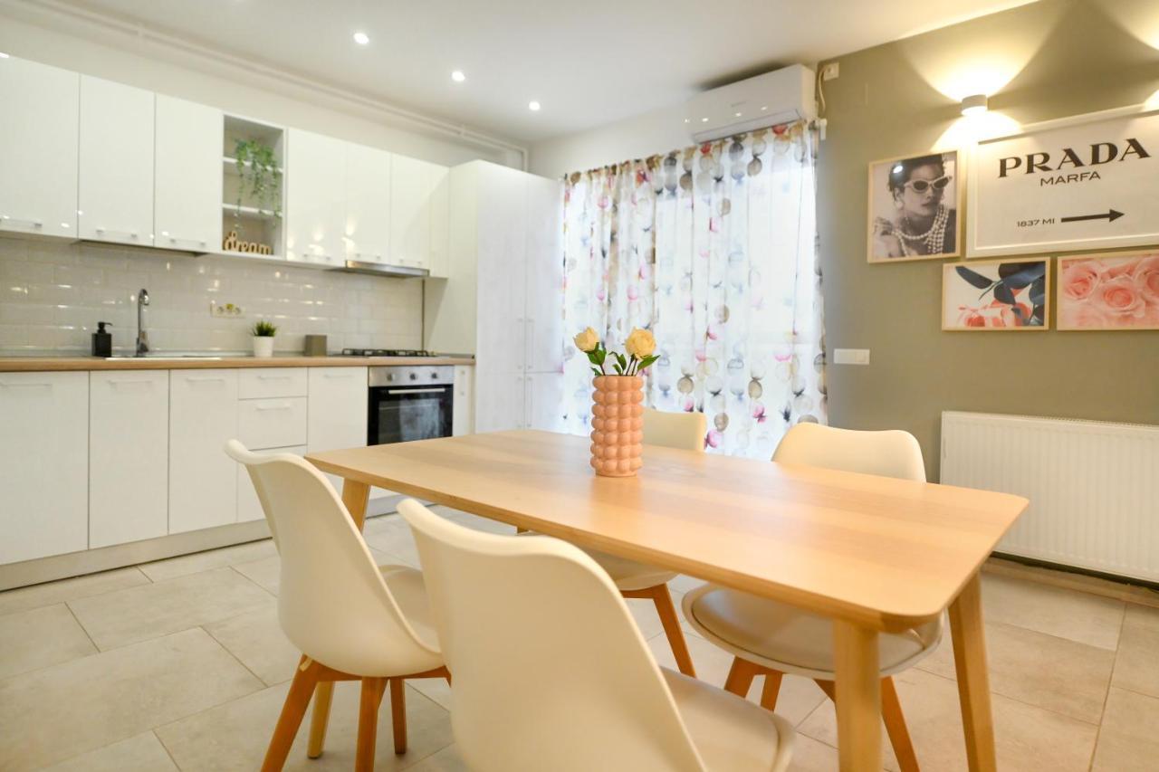 Splendid 2Br Apartment With Breathtaking Views Of Casa Poporului 布加勒斯特 外观 照片