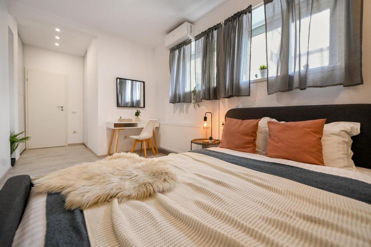 Splendid 2Br Apartment With Breathtaking Views Of Casa Poporului 布加勒斯特 外观 照片