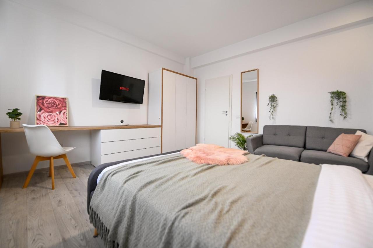 Splendid 2Br Apartment With Breathtaking Views Of Casa Poporului 布加勒斯特 外观 照片